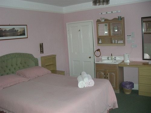 Lodgehill Hotel 蒂弗顿 外观 照片